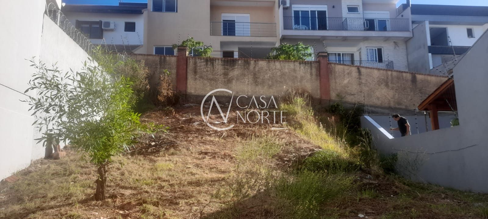 Terreno à venda  com 252m², Avenida Juca Batista no bairro Cavalhada em Porto Alegre