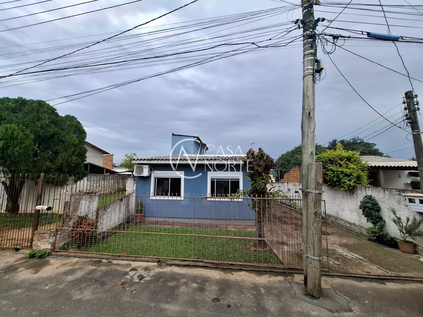 Casa à venda com 4 quartos, 200m², 3 vagas, Rua Lalzina Ignácio da Silva no bairro Campo Novo em Porto Alegre