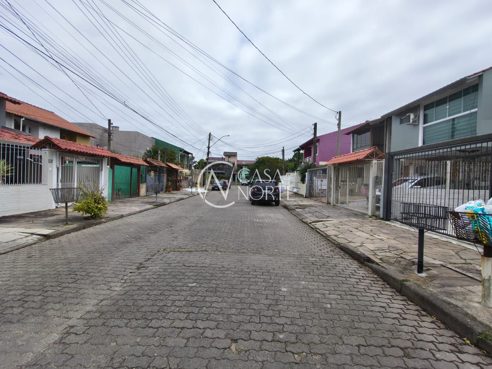 Casa à venda com 4 quartos, 130m², 2 vagas, Rua José Antônio Chaise no bairro Hípica em Porto Alegre