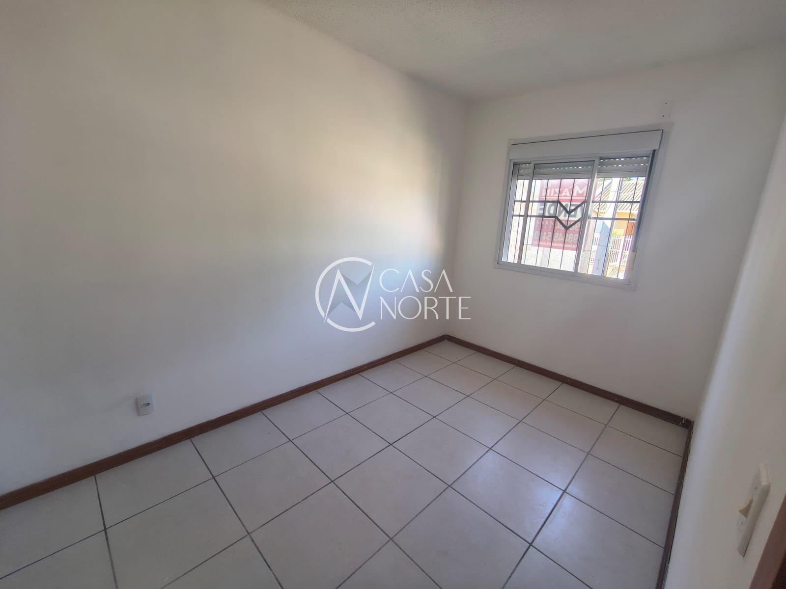 Casa à venda com 2 quartos, 40m², 2 vagas, Rua Oito Mil Oitocentos e Trinta e Oito no bairro Restinga em Porto Alegre