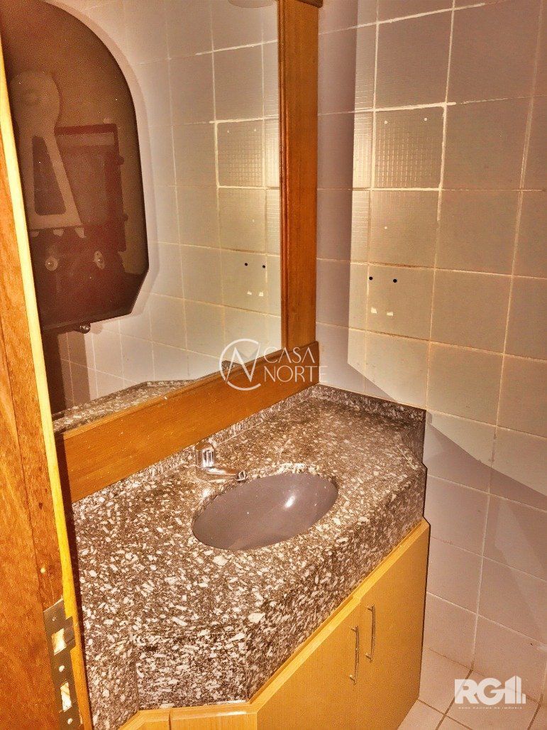 Sala Comercial à venda , 135m², Avenida Júlio de Castilhos no bairro Centro Histórico em Porto Alegre