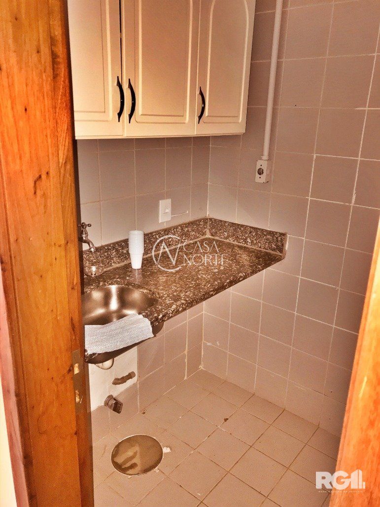 Sala Comercial à venda , 135m², Avenida Júlio de Castilhos no bairro Centro Histórico em Porto Alegre