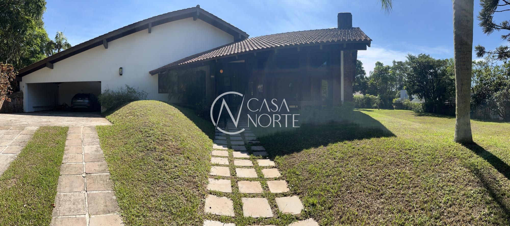 Casa de Condomínio à venda com 3 quartos, 390m², 2 suítes, 5 vagas, Avenida da Cavalhada no bairro Cavalhada em Porto Alegre