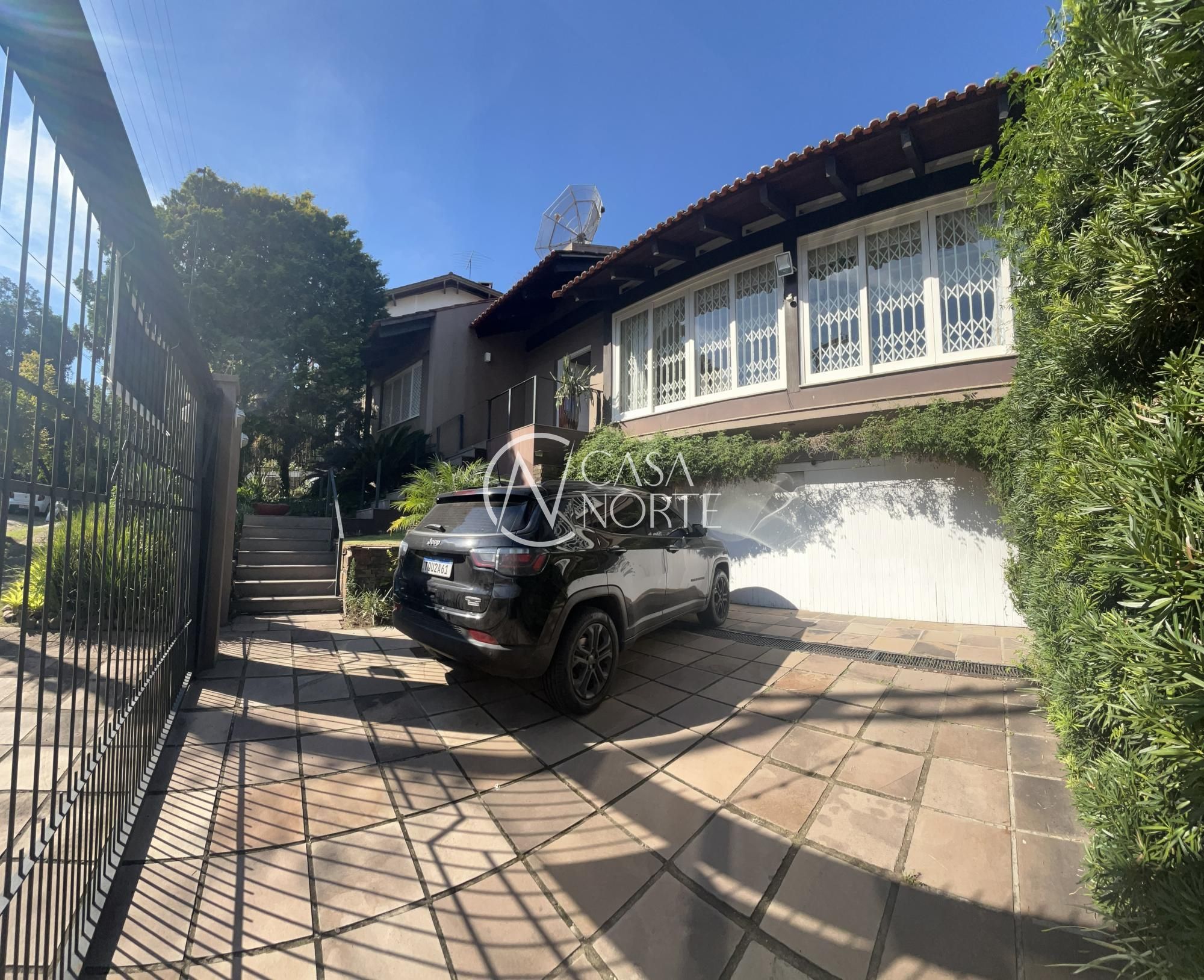 Casa à venda com 3 quartos, 326m², 1 suíte, 2 vagas, Rua Rodonel Guatimozim no bairro Ipanema em Porto Alegre