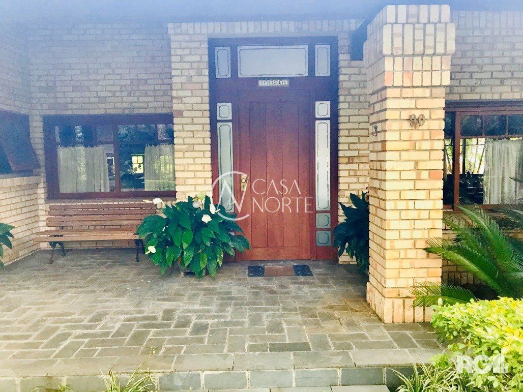 Casa de Condomínio à venda com 7 quartos, 700m², 1 suíte, 4 vagas, Avenida da Cavalhada no bairro Cavalhada em Porto Alegre