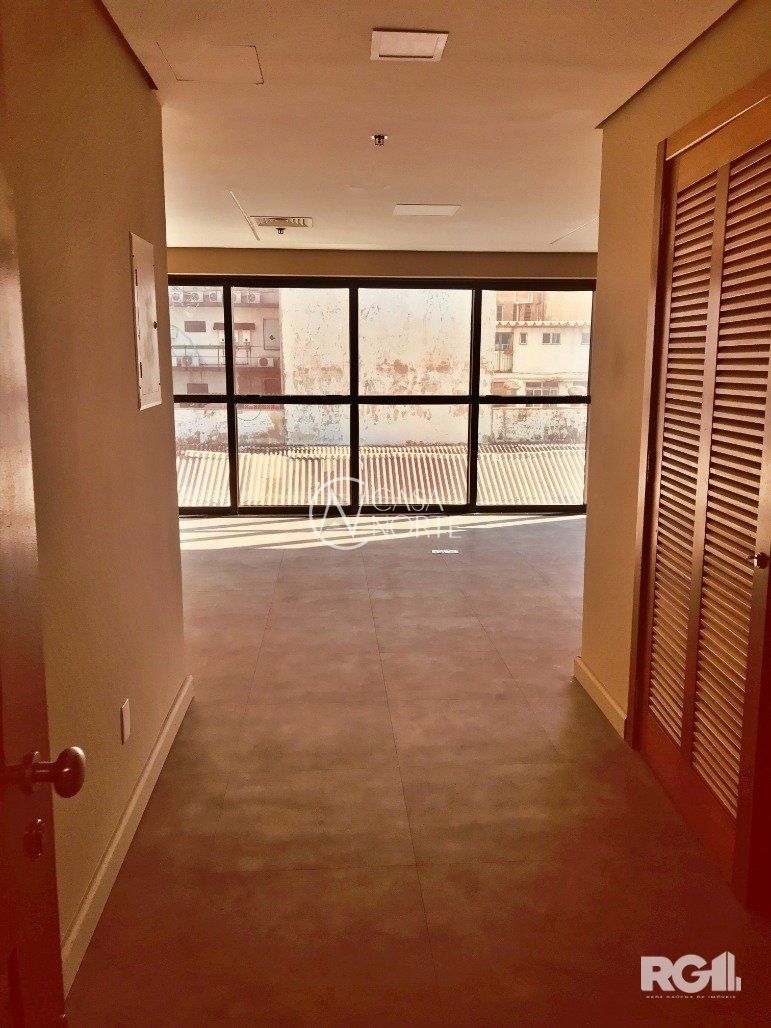 Sala Comercial à venda , 135m², Avenida Júlio de Castilhos no bairro Centro Histórico em Porto Alegre