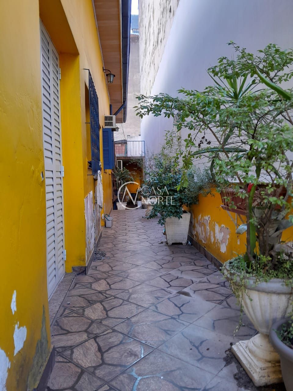 Casa à venda com 3 quartos, 116m², 1 suíte, Rua Joaquim Nabuco no bairro Cidade Baixa em Porto Alegre