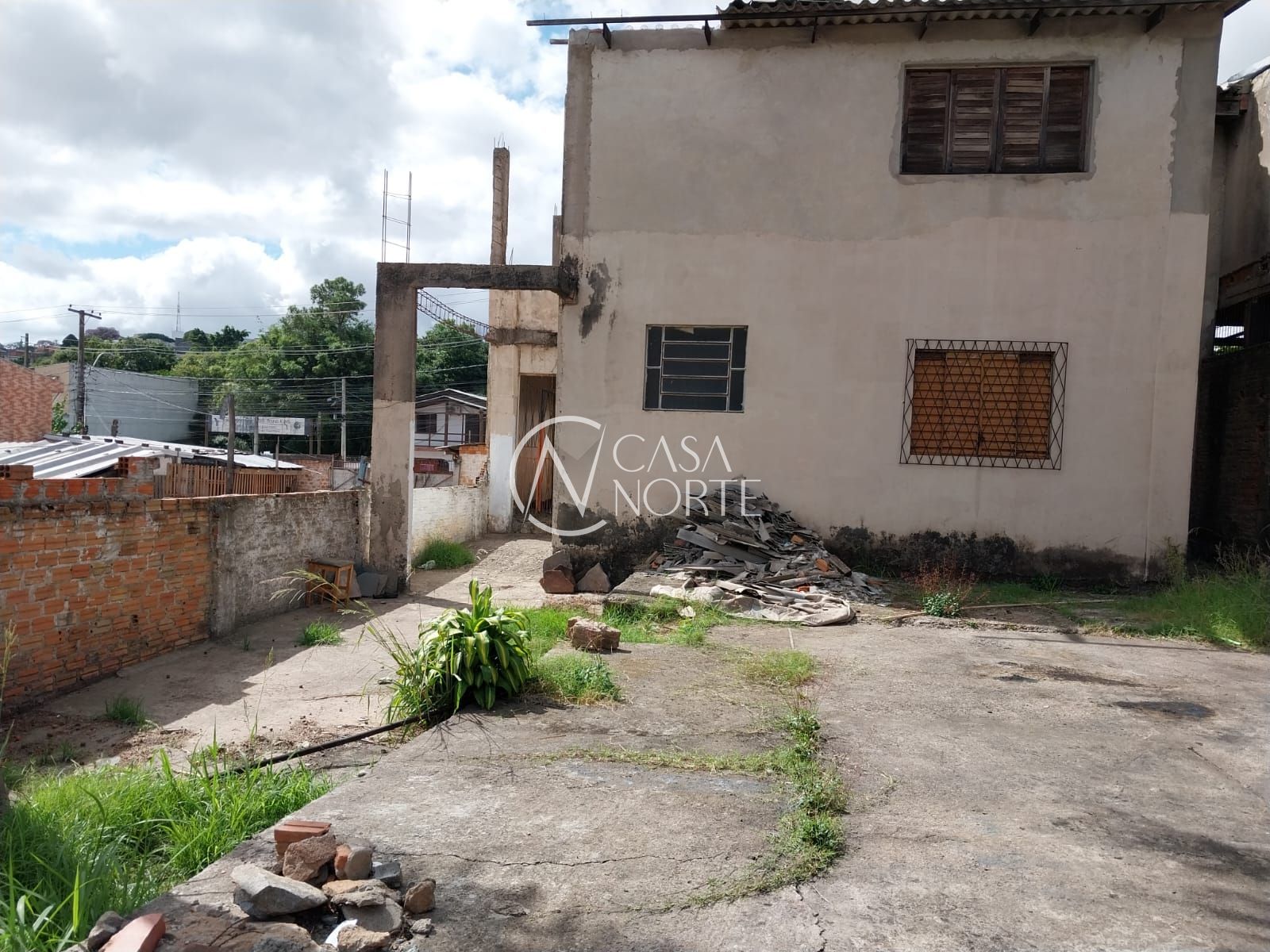 Terreno à venda  com 605m², Rua Cruzeiro do Sul no bairro Cristal em Porto Alegre