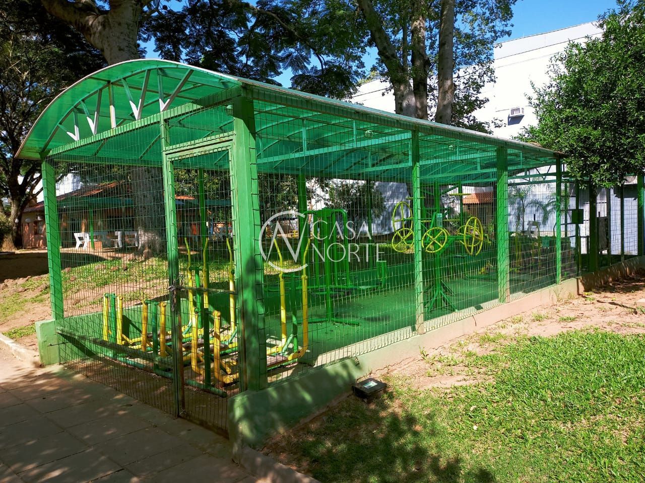 Apartamento à venda com 2 quartos, 55m², 1 vaga, Rua Max Juniman no bairro Humaitá em Porto Alegre