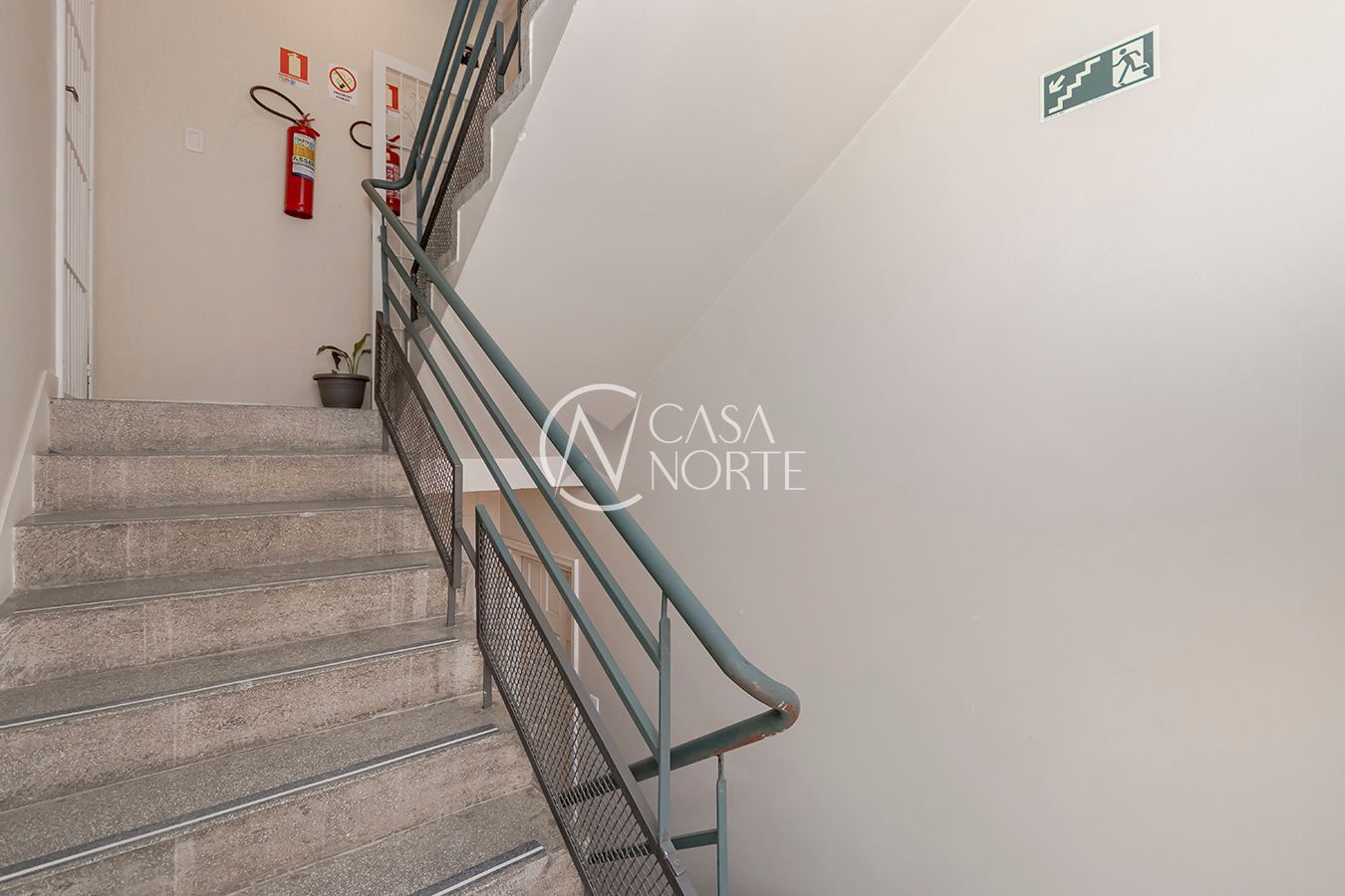 Apartamento à venda com 2 quartos, 89m², 1 suíte, Rua Doutor Florêncio Ygartua no bairro Moinhos de Vento em Porto Alegre