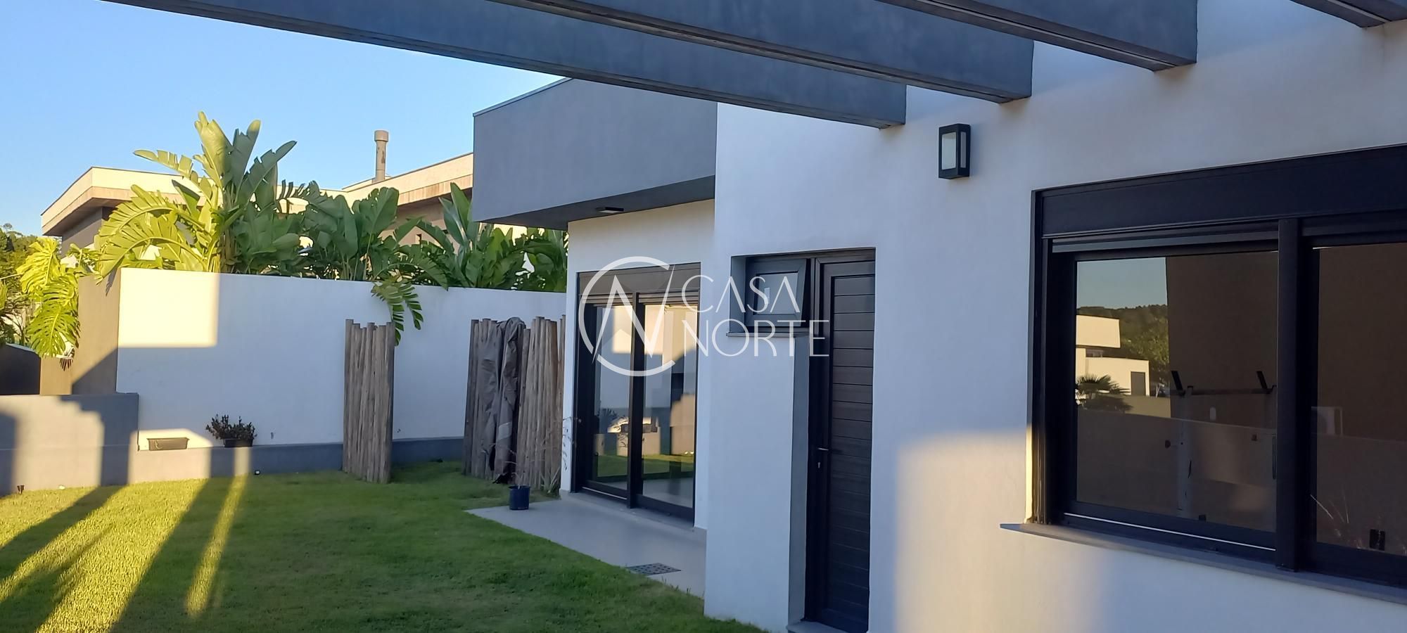 Casa de Condomínio à venda com 3 quartos, 270m², 3 suítes, 3 vagas, Estrada das Três Meninas no bairro Alphaville em Porto Alegre