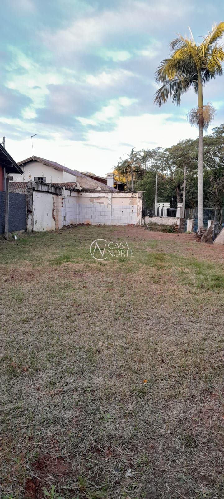 Terreno à venda  com 357m², Rua Cruz Jobim no bairro Jardim Itu em Porto Alegre