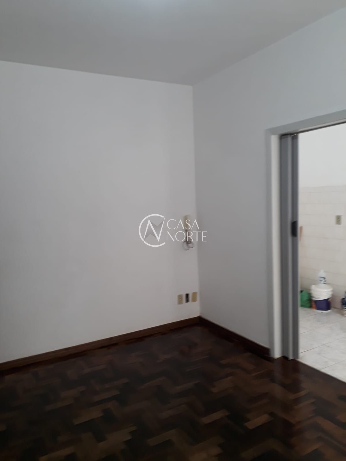 Kitnet à venda com 1 quarto, 26m², Rua Uruguaiana no bairro Menino Deus em Porto Alegre