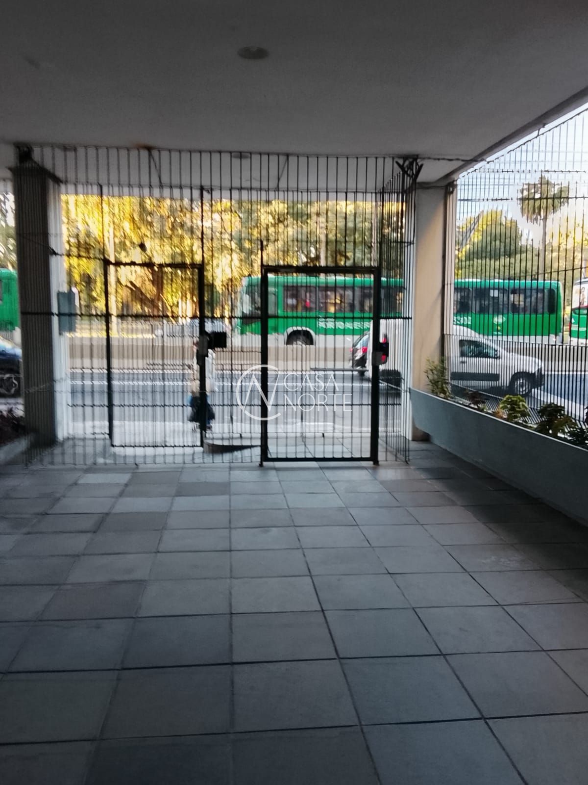 Cobertura à venda com 3 quartos, 184m², 1 suíte, 1 vaga, Avenida João Pessoa no bairro Centro Histórico em Porto Alegre