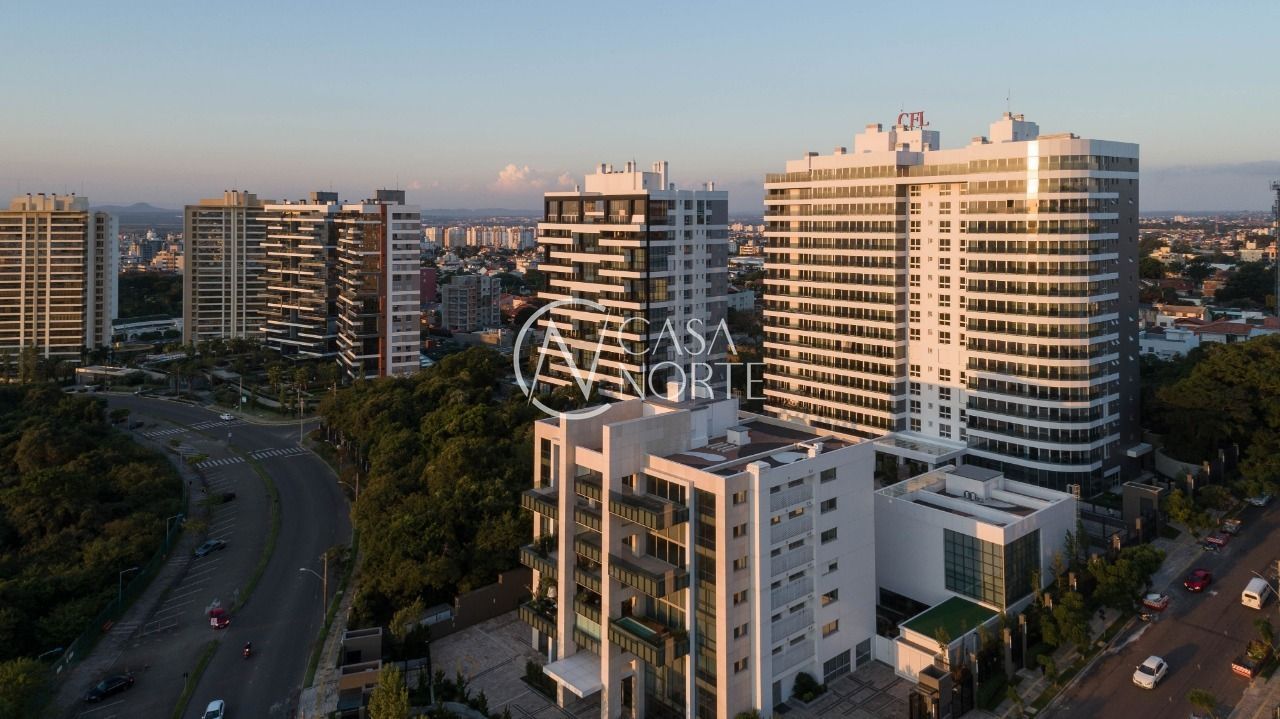 Apartamento à venda com 3 quartos, 307m², 3 suítes, 4 vagas, Avenida Ferdinand Kisslinger no bairro Jardim Europa em Porto Alegre