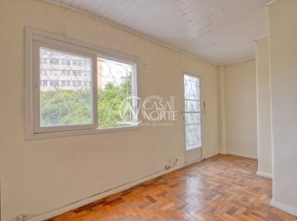 Prédio Comercial à venda , 98m², Rua Domingos Crescencio no bairro Santana em Porto Alegre