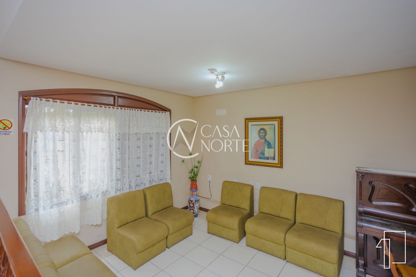 Casa à venda com 21 quartos, 795m², 19 suítes, 4 vagas, Rua Chile no bairro Jardim Botânico em Porto Alegre