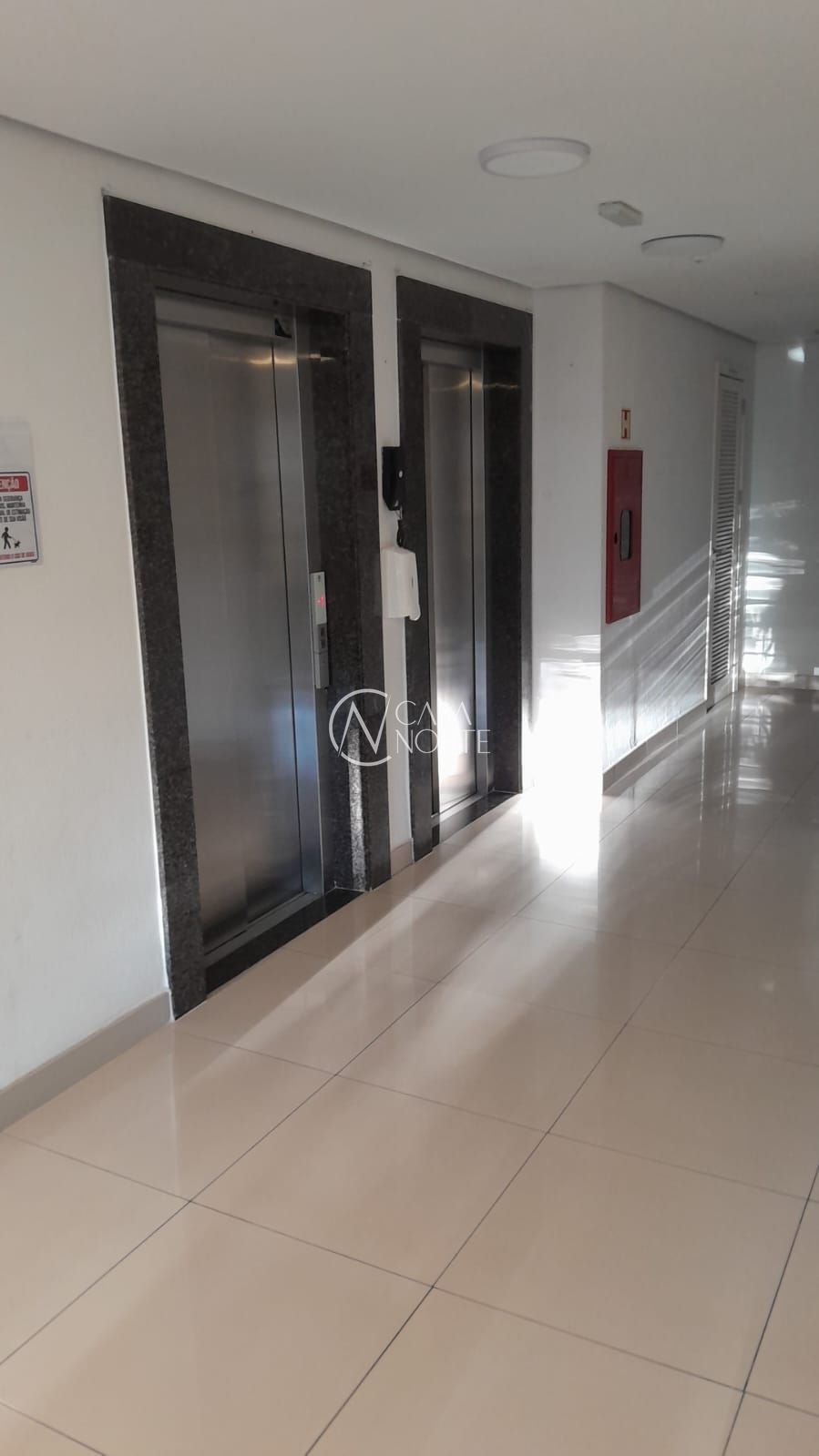 Apartamento à venda com 2 quartos, 70m², 1 suíte, 2 vagas, Rua Tobias Barreto no bairro Partenon em Porto Alegre