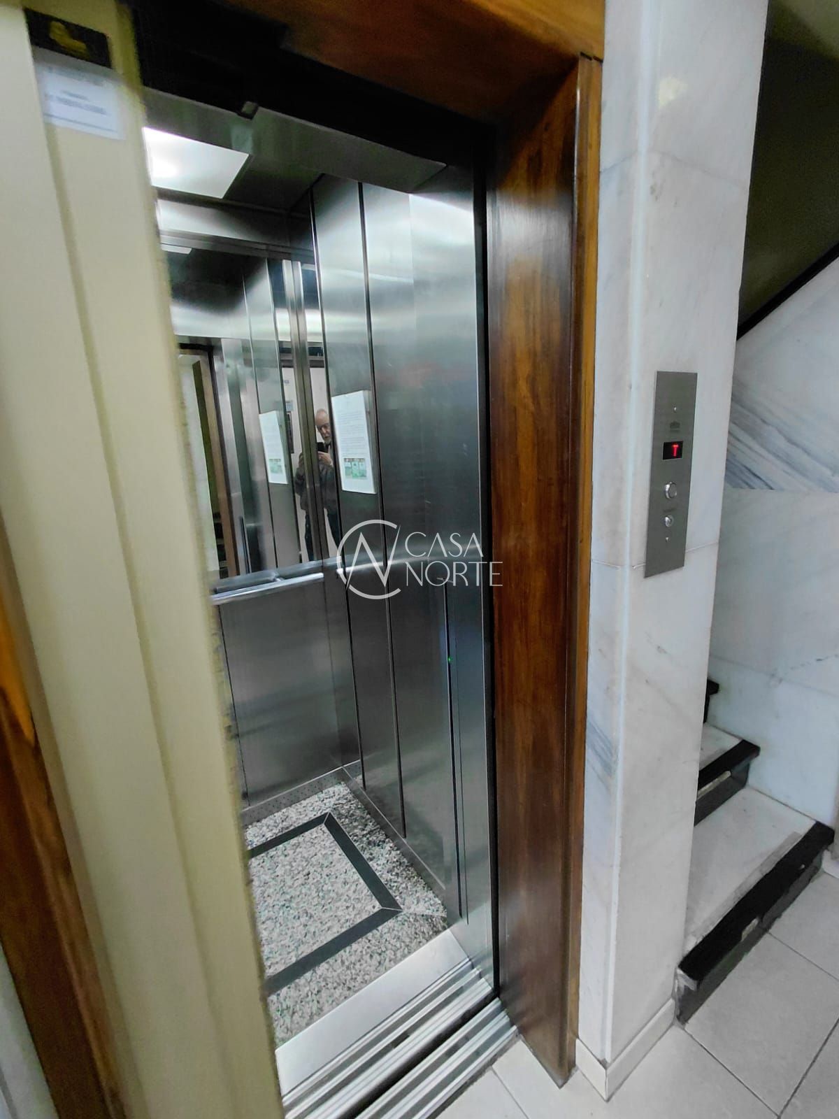 Apartamento à venda com 2 quartos, 70m², Rua José do Patrocínio no bairro Cidade Baixa em Porto Alegre