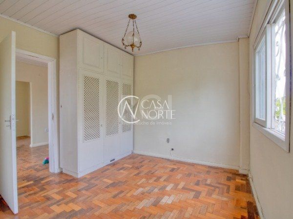 Prédio Comercial à venda , 98m², Rua Domingos Crescencio no bairro Santana em Porto Alegre