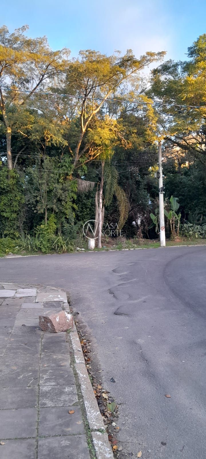 Terreno à venda  com 357m², Rua Cruz Jobim no bairro Jardim Itu em Porto Alegre