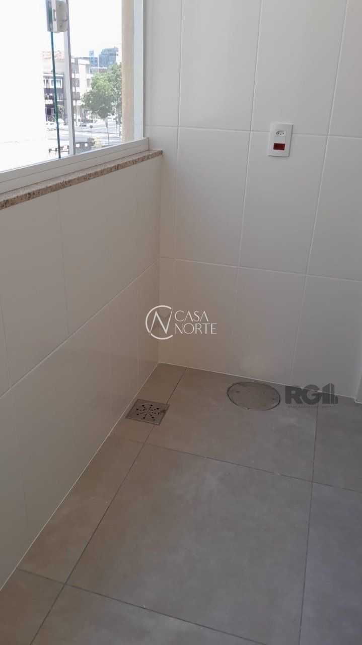 Apartamento à venda com 2 quartos, 76m², Avenida Ipiranga no bairro Azenha em Porto Alegre