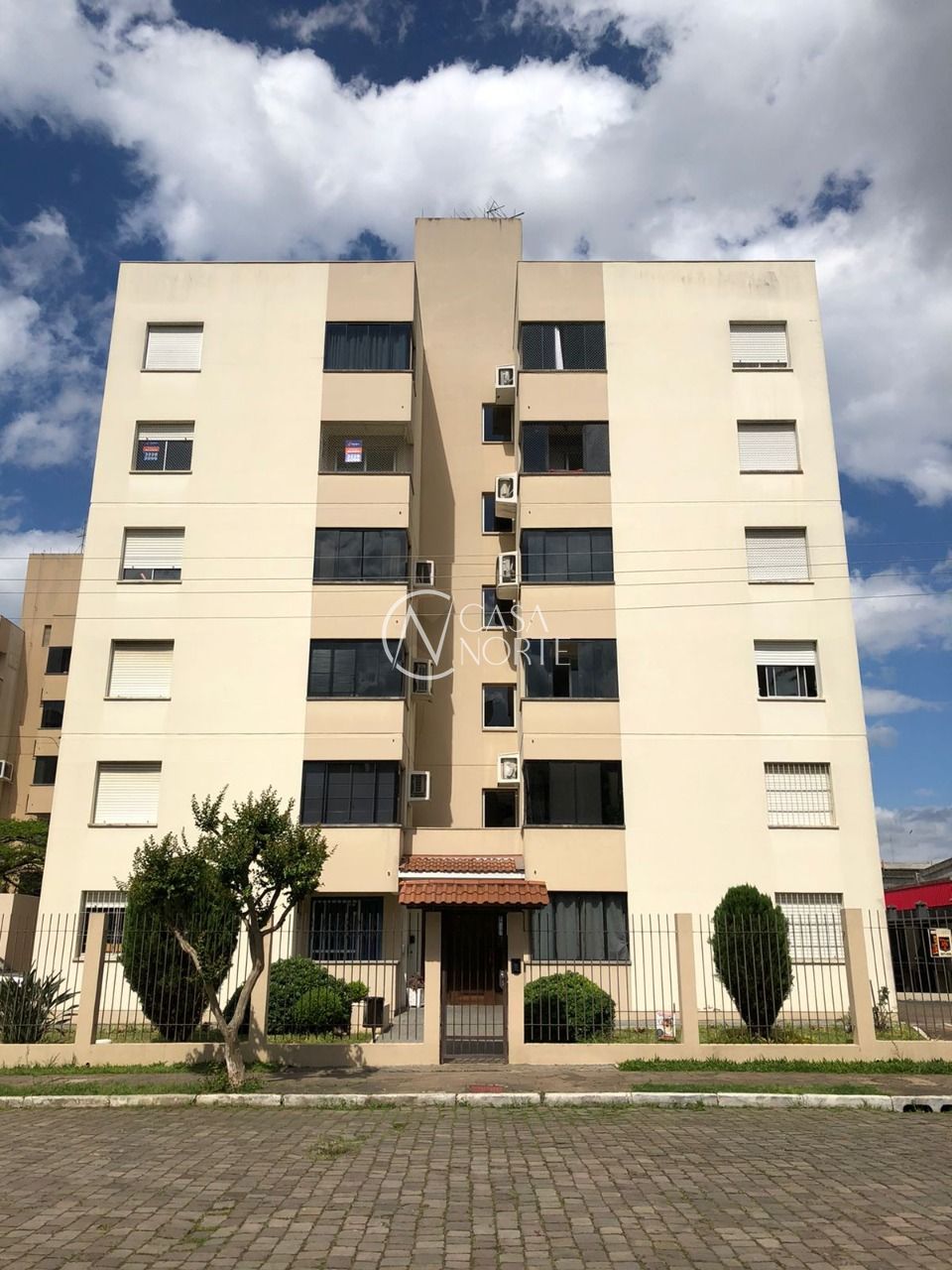 Apartamento à venda com 2 quartos, 52m², 1 vaga, Rua Professor Joaber Pereira no bairro Sarandi em Porto Alegre