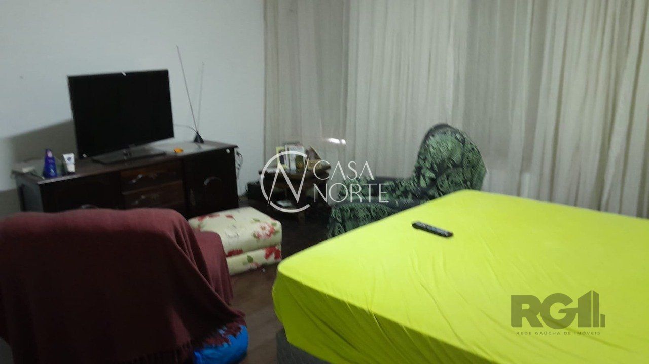 Casa Comercial à venda , 250m², Travessa Carmem no bairro Floresta em Porto Alegre