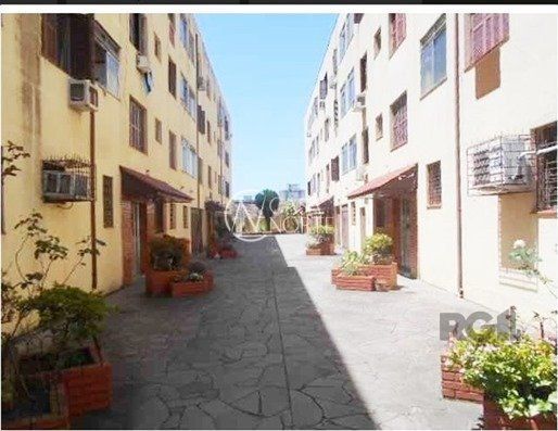 Apartamento à venda com 2 quartos, 62m², 1 vaga, Avenida Bento Gonçalves no bairro Partenon em Porto Alegre