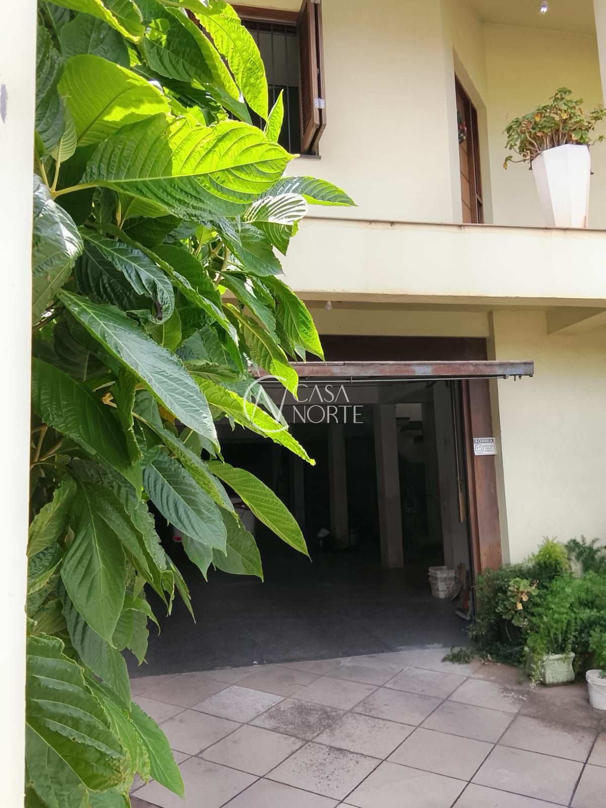 Sobrado à venda com 5 quartos, 500m², 1 suíte, 10 vagas, Dormenio no bairro Santa Tereza em Porto Alegre