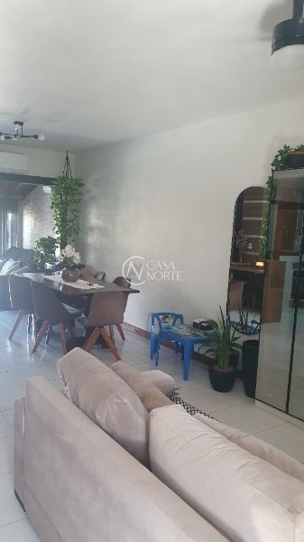 Sobrado à venda com 3 quartos, 118m², 1 suíte, 2 vagas, Rua Alexandre de Gusmao no bairro Aberta dos Morros em Porto Alegre