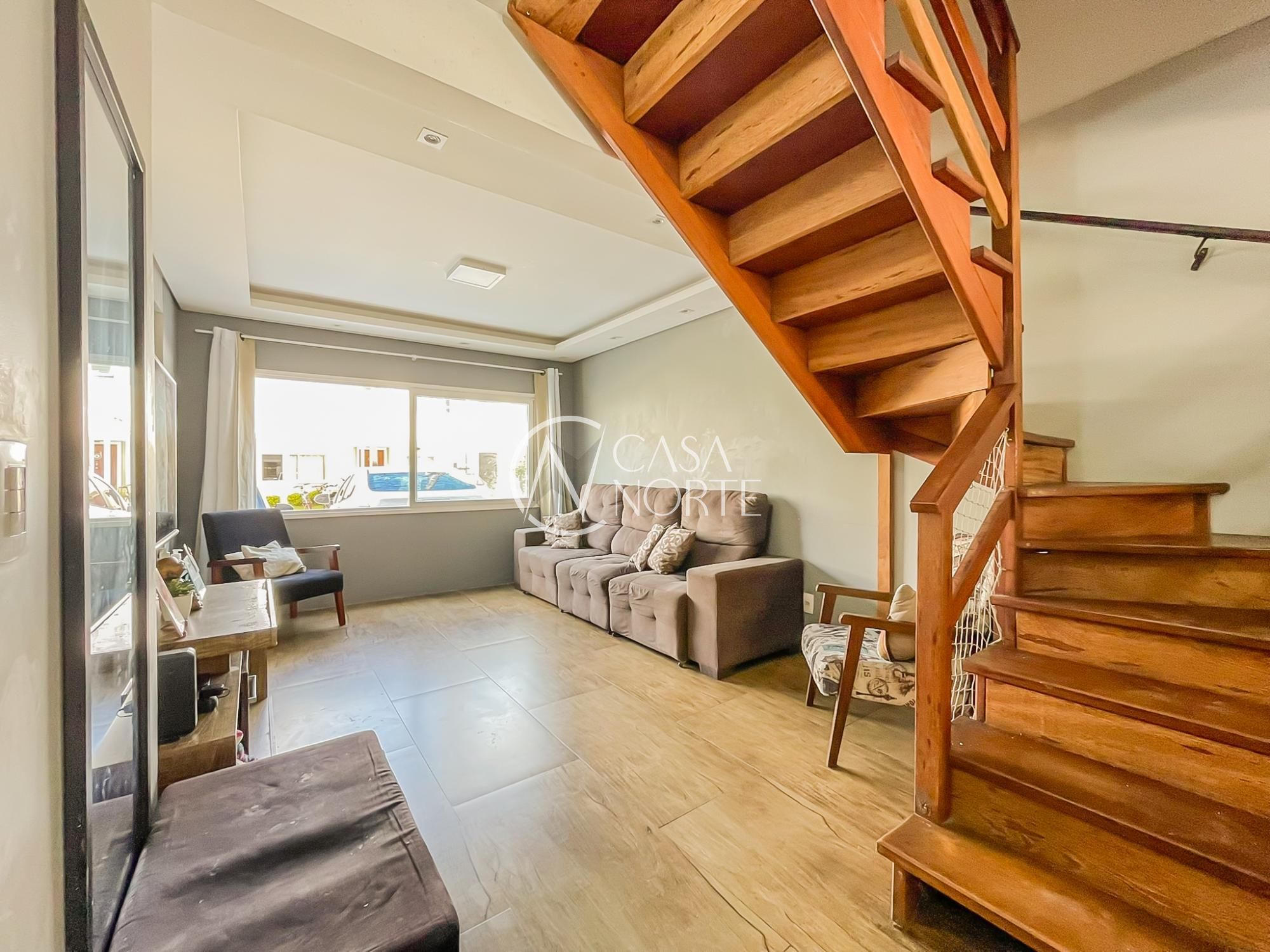 Casa de Condomínio à venda com 3 quartos, 144m², 1 suíte, 2 vagas, Avenida Edgar Pires de Castro no bairro Hípica em Porto Alegre