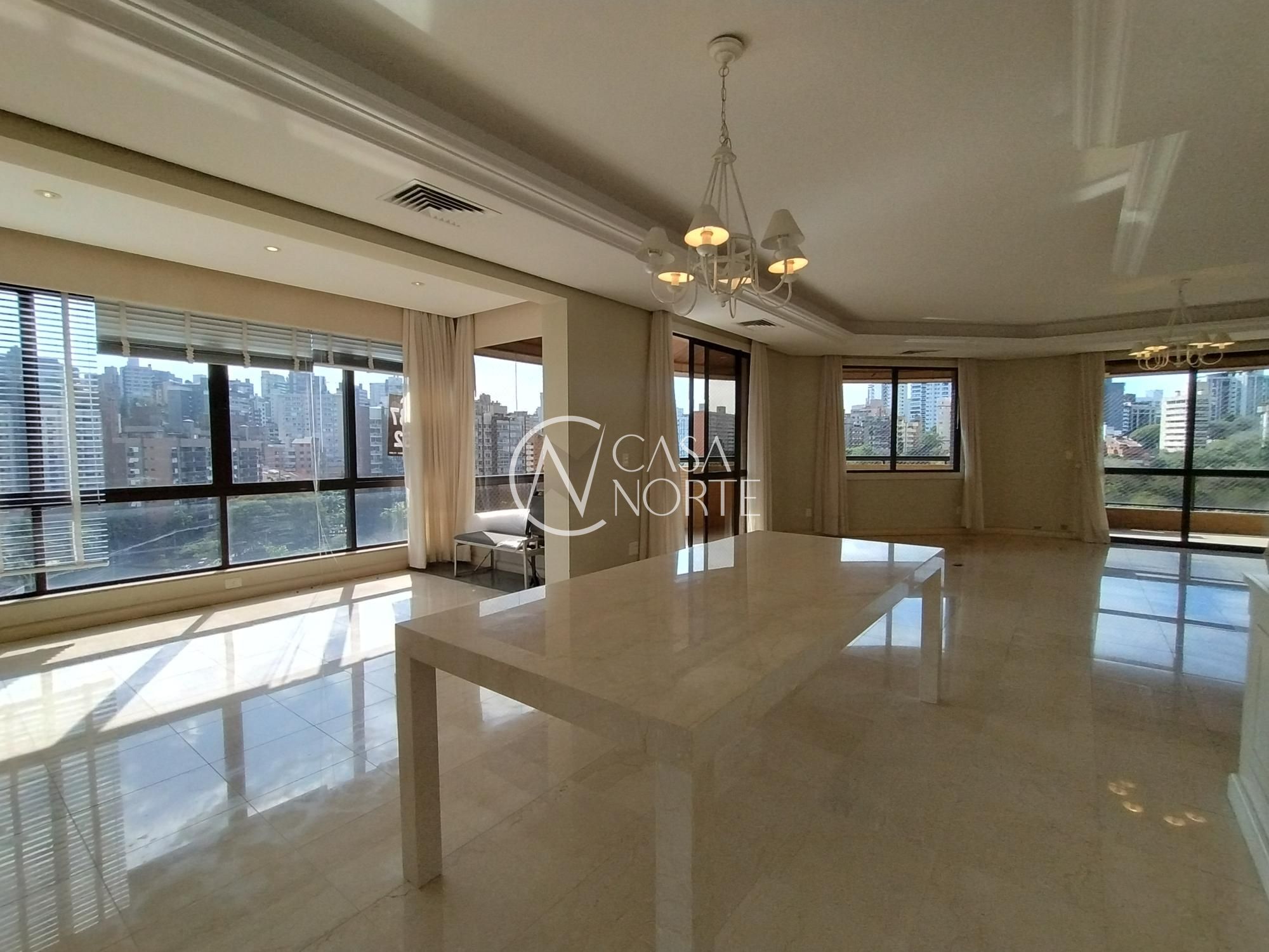 Apartamento à venda com 4 quartos, 224m², 2 suítes, 1 vaga, Avenida Itajaí no bairro Petrópolis em Porto Alegre