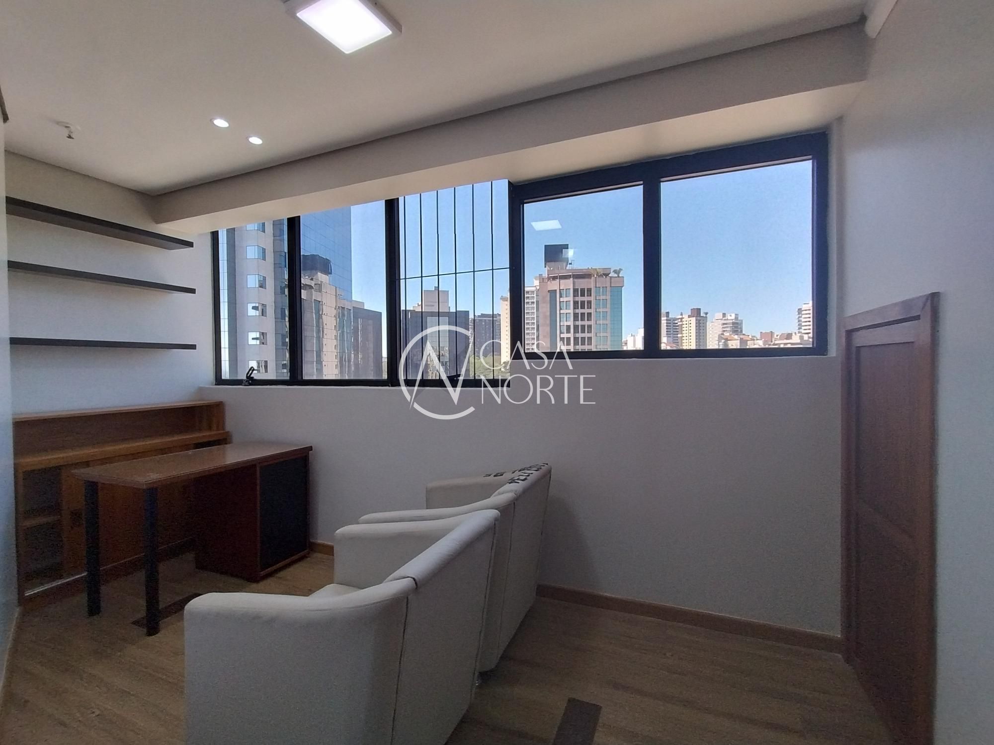 Conjunto Comercial à venda com 4 quartos, 40m², 1 vaga, Avenida Carlos Gomes no bairro Boa Vista em Porto Alegre