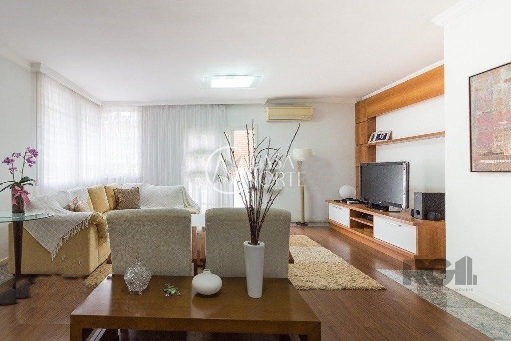 Casa à venda com 5 quartos, 540m², 4 suítes, 4 vagas, Rua Matias José Bins no bairro Três Figueiras em Porto Alegre