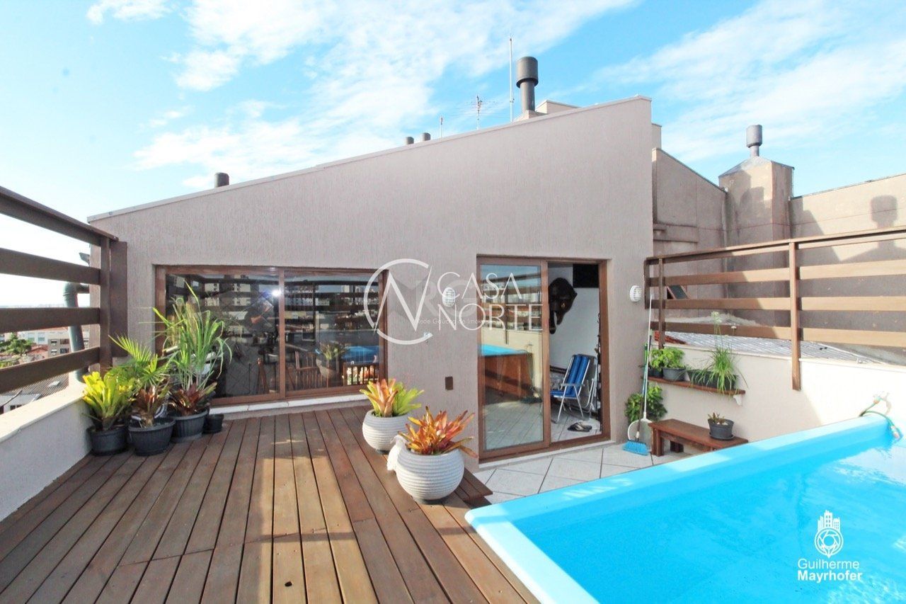 Cobertura à venda com 3 quartos, 164m², 1 suíte, 2 vagas, Rua Brito Peixoto no bairro Passo da Areia em Porto Alegre