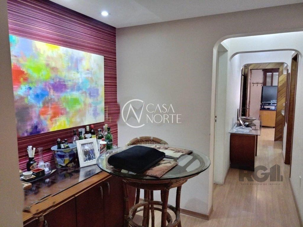 Apartamento à venda com 2 quartos, 80m², 1 vaga, Rua Carlos Trein Filho no bairro Auxiliadora em Porto Alegre