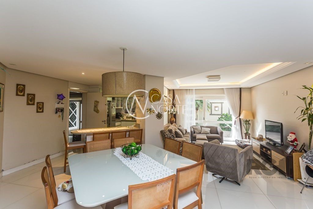 Casa à venda com 4 quartos, 350m², 4 suítes, 4 vagas, Rua Baden Powell no bairro Sarandi em Porto Alegre