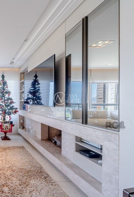 Apartamento à venda com 3 quartos, 137m², 3 suítes, 2 vagas, Rua Abrahão Melnick no bairro Rio Branco em Porto Alegre