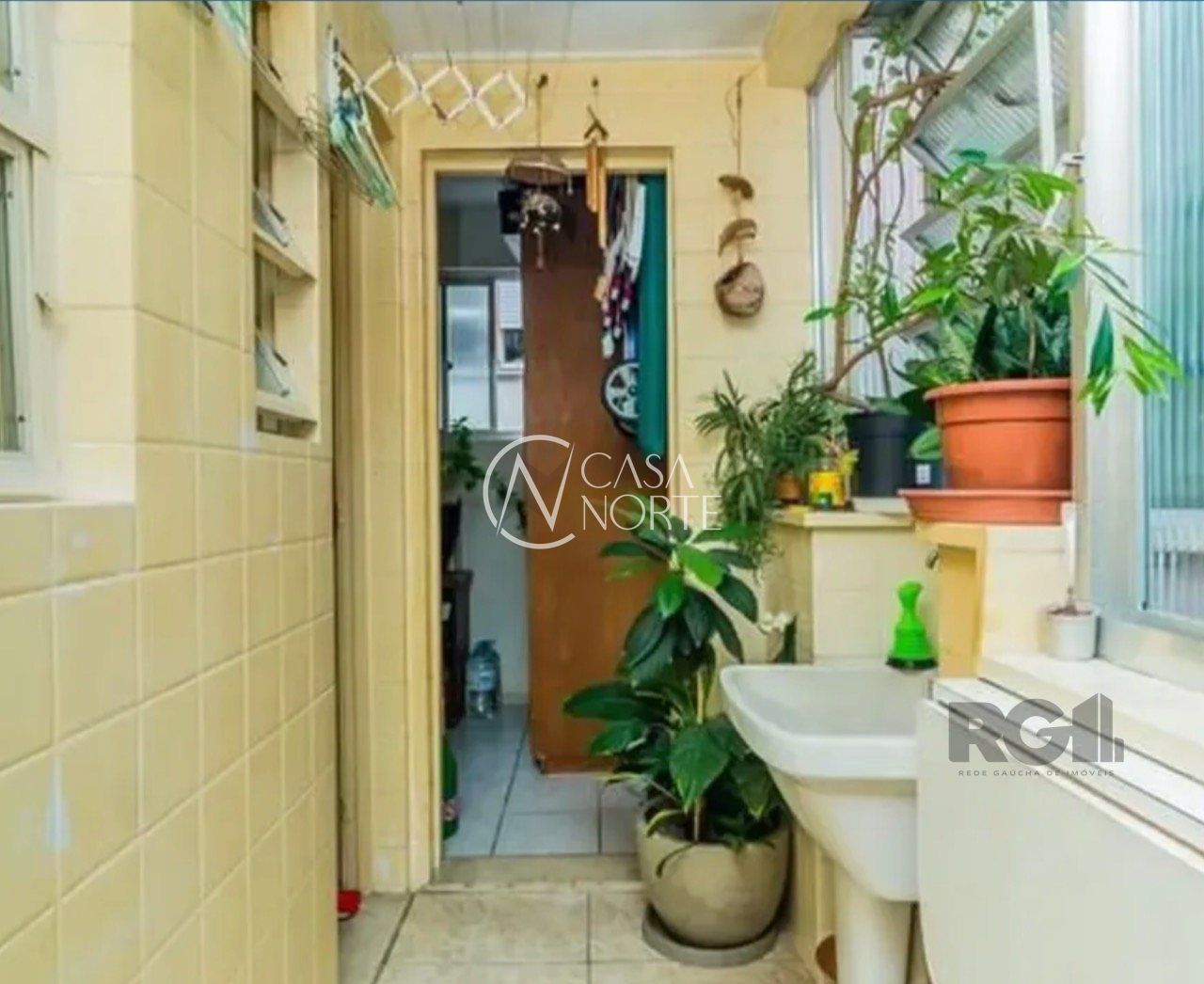 Apartamento à venda com 3 quartos, 109m², 1 suíte, 1 vaga, Rua Felipe Camarão no bairro Rio Branco em Porto Alegre