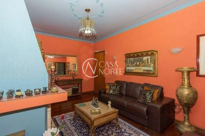 Casa à venda com 4 quartos, 350m², 1 suíte, 3 vagas, Rua Geraldo Souza Moreira no bairro Passo da Areia em Porto Alegre