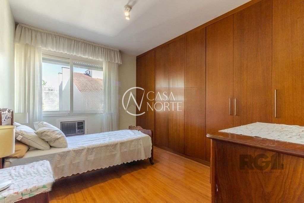 Apartamento à venda com 3 quartos, 118m², 1 suíte, 1 vaga, Avenida Pirapó no bairro Petrópolis em Porto Alegre