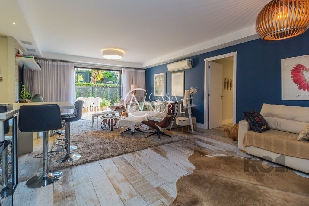 Apartamento à venda com 3 quartos, 225m², 3 suítes, 2 vagas, Rua Cananéia no bairro Vila Jardim em Porto Alegre