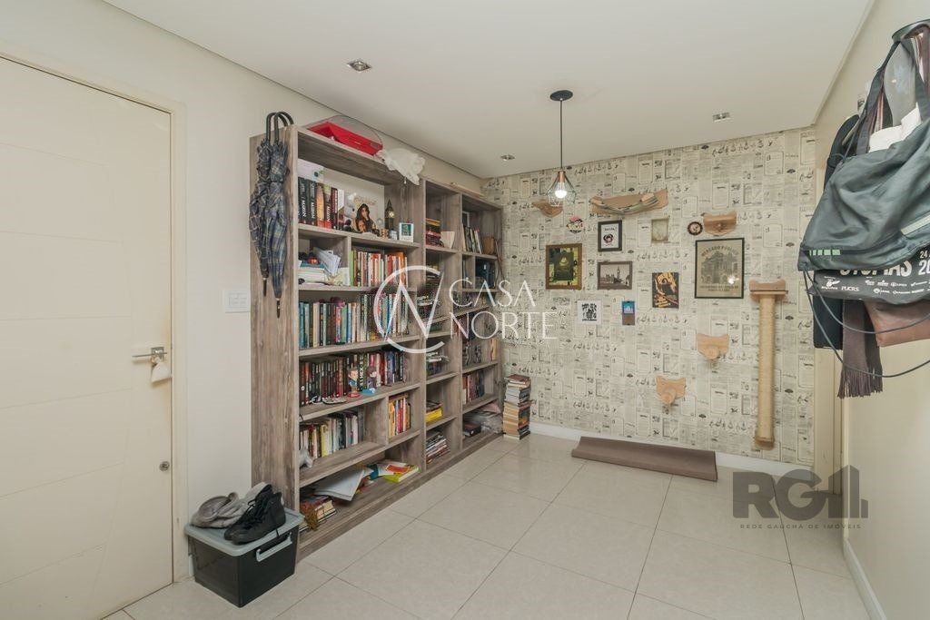 Cobertura à venda com 2 quartos, 101m², 1 vaga, Rua Roque Calage no bairro Passo da Areia em Porto Alegre