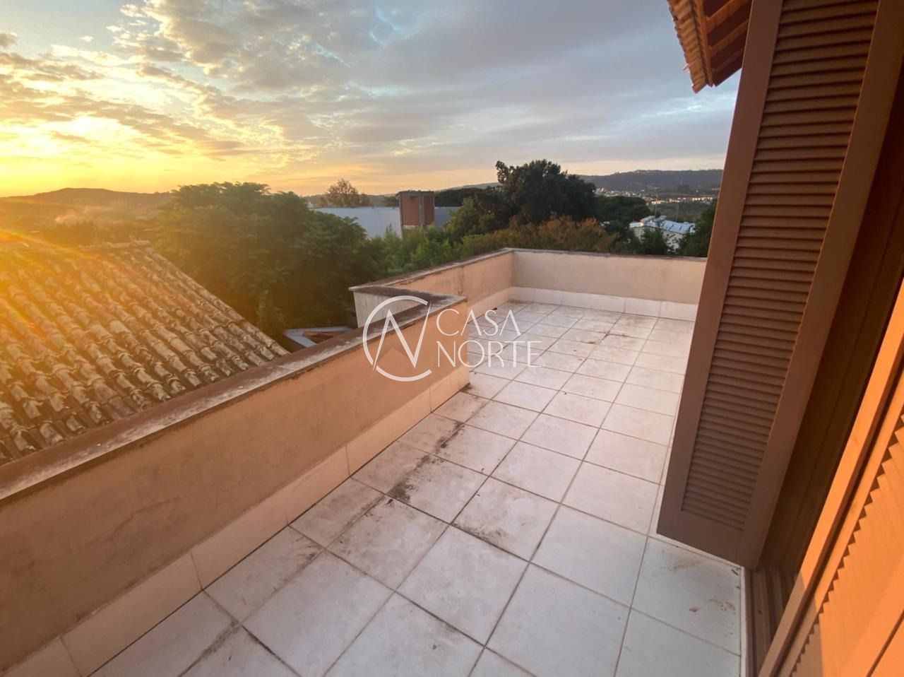 Casa de Condomínio à venda com 3 quartos, 1200m², 1 suíte, 2 vagas, Rua Morro Alto no bairro Ipanema em Porto Alegre