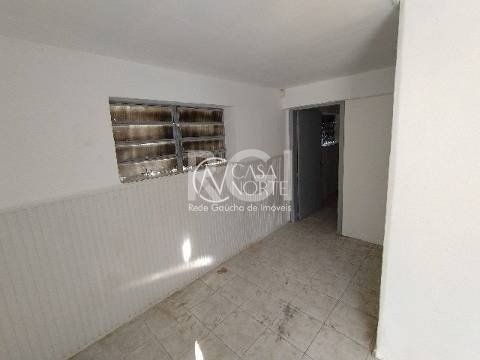 Casa à venda com 3 quartos, 200m², 1 suíte, 1 vaga, Avenida João Wallig no bairro Passo da Areia em Porto Alegre