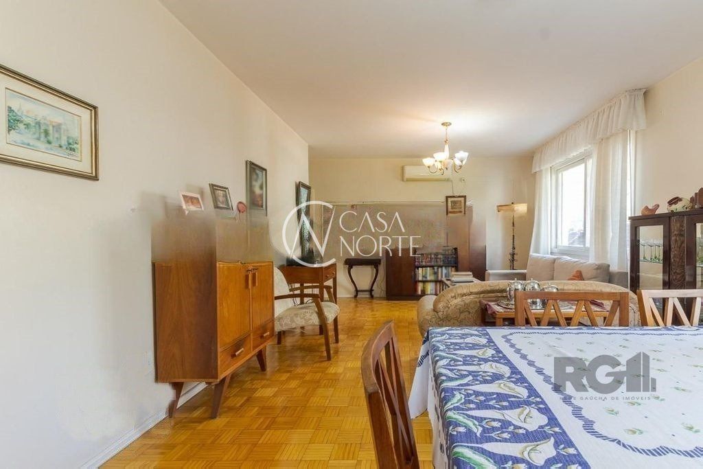 Apartamento à venda com 3 quartos, 118m², 1 suíte, 1 vaga, Avenida Pirapó no bairro Petrópolis em Porto Alegre