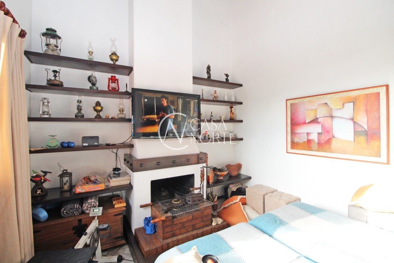 Cobertura à venda com 3 quartos, 164m², 1 suíte, 2 vagas, Rua Brito Peixoto no bairro Passo da Areia em Porto Alegre