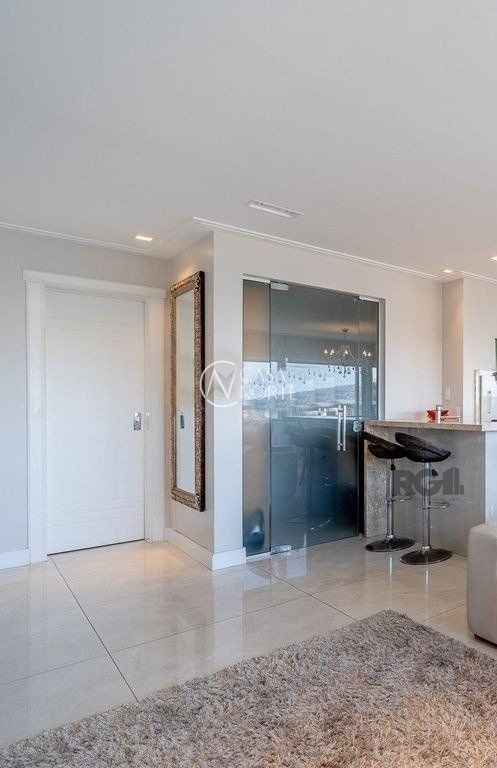 Apartamento à venda com 3 quartos, 137m², 3 suítes, 2 vagas, Rua Abrahão Melnick no bairro Rio Branco em Porto Alegre