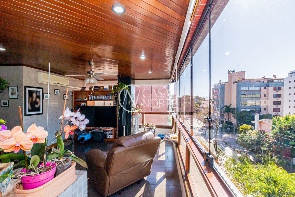 Cobertura à venda com 4 quartos, 396m², 2 suítes, 3 vagas, Rua Guadalupe no bairro Jardim Lindóia em Porto Alegre